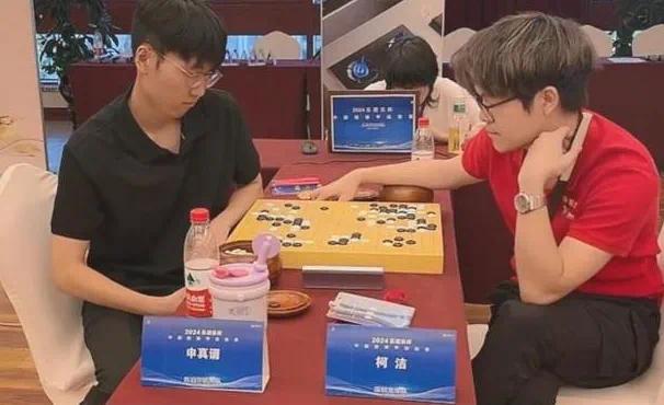 拜师AI后，一位日本棋手突破了中韩围剿，轰动性夺冠