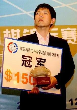 拜师AI后，一位日本棋手突破了中韩围剿，轰动性夺冠