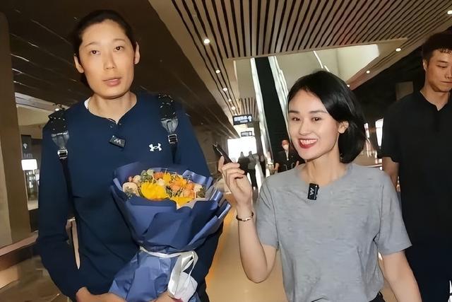 朱婷抵达澳门！与中国女排汇合，露出久违笑容