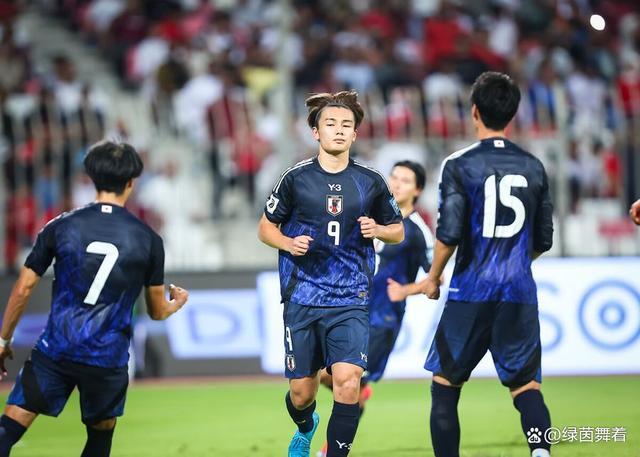 5-0！7-0！亚洲第一踢疯了，两场狂轰12球0失球，国足球迷很羡慕