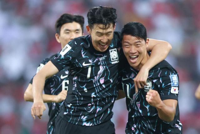 世预赛大乱：日本轰5-0，让国足不幸中万幸，3大出线热门集体翻车